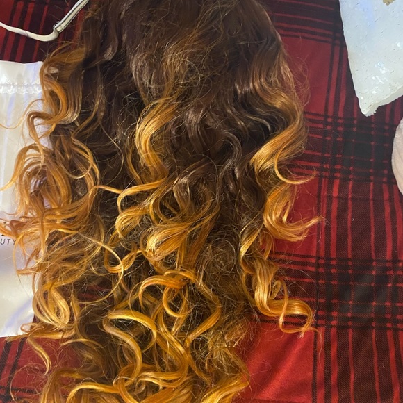 Beautiful unused 3 Ombré color  wig - Picture 4 of 8